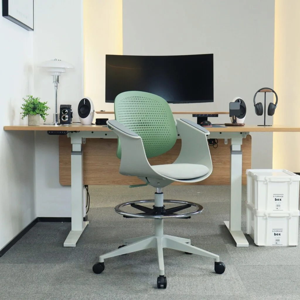Modern Custom Office Furniture Dubai, Buy the Best Office Chairs in Dubai, UAE